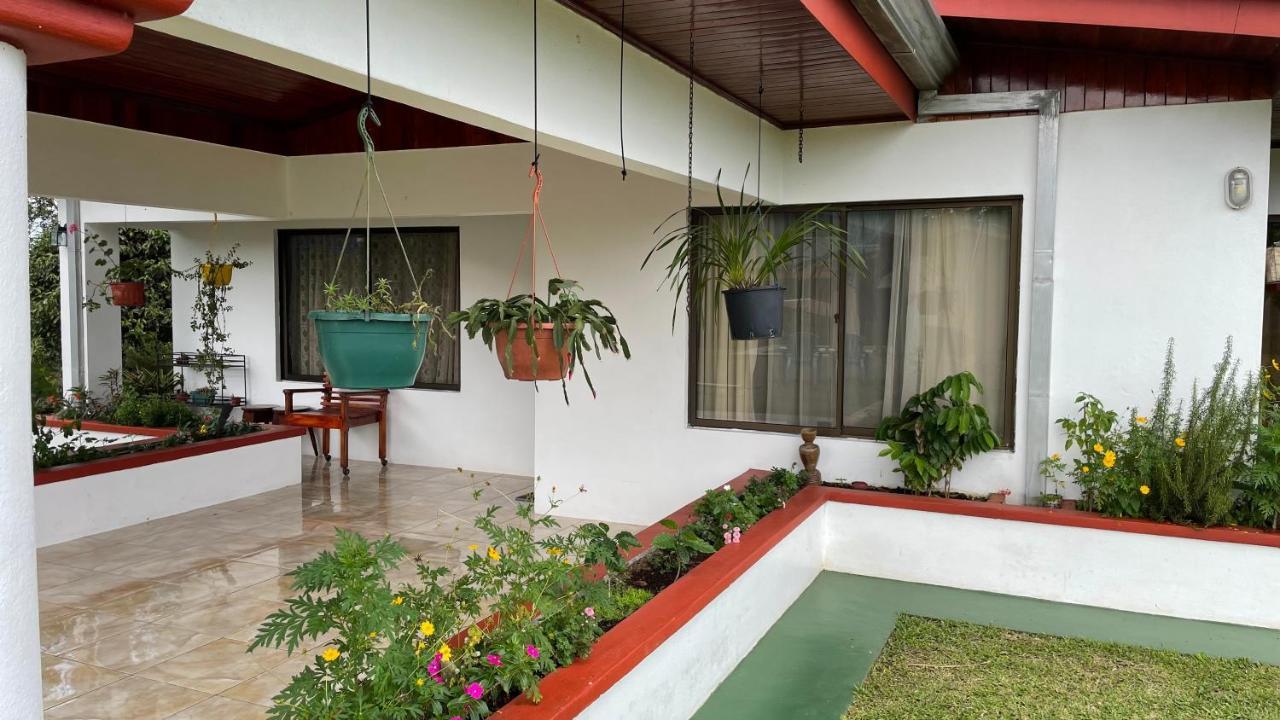 Las Pavitas Cottages La Fortuna Buitenkant foto